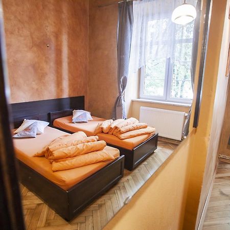 Momotown Privates Bed & Breakfast Krakow Bagian luar foto