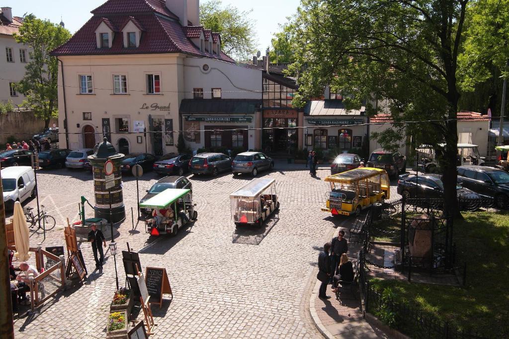 Momotown Privates Bed & Breakfast Krakow Bagian luar foto