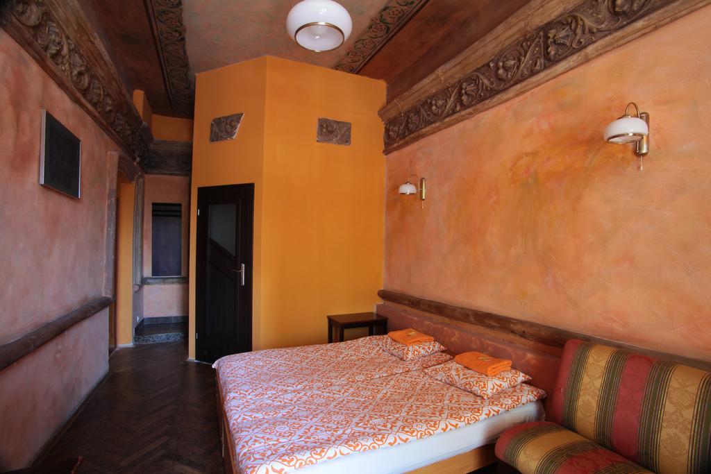 Momotown Privates Bed & Breakfast Krakow Bagian luar foto
