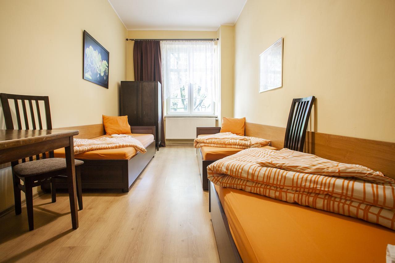 Momotown Privates Bed & Breakfast Krakow Bagian luar foto