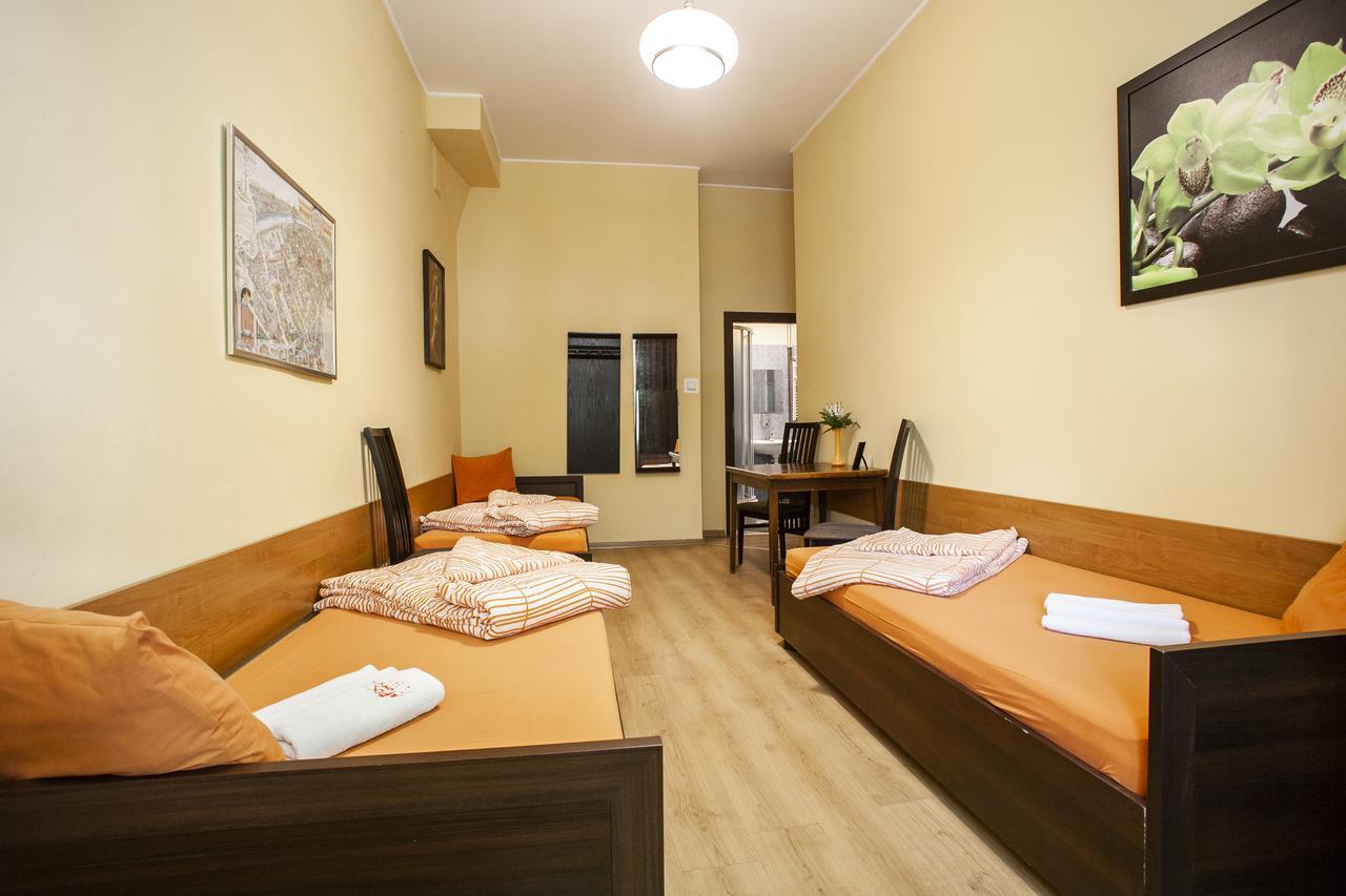 Momotown Privates Bed & Breakfast Krakow Bagian luar foto