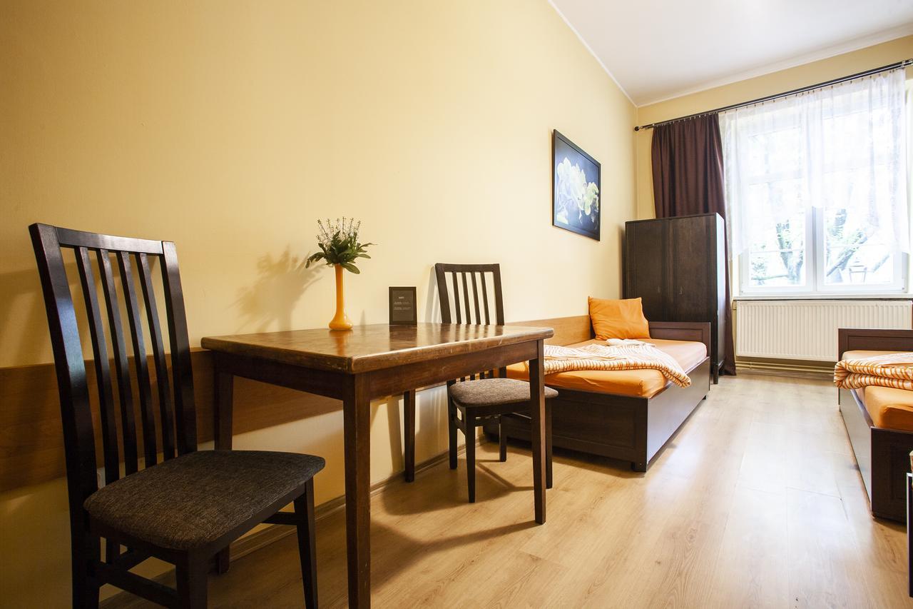 Momotown Privates Bed & Breakfast Krakow Bagian luar foto