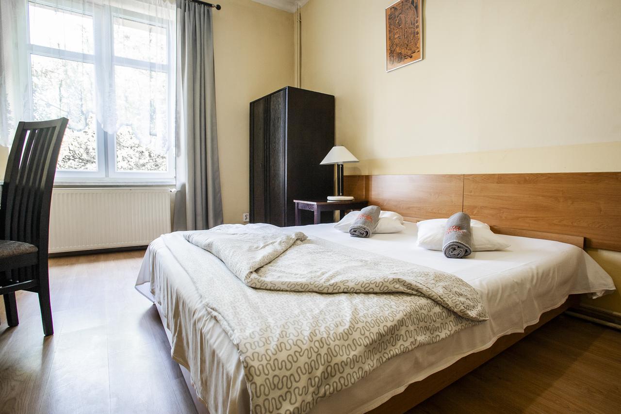 Momotown Privates Bed & Breakfast Krakow Bagian luar foto