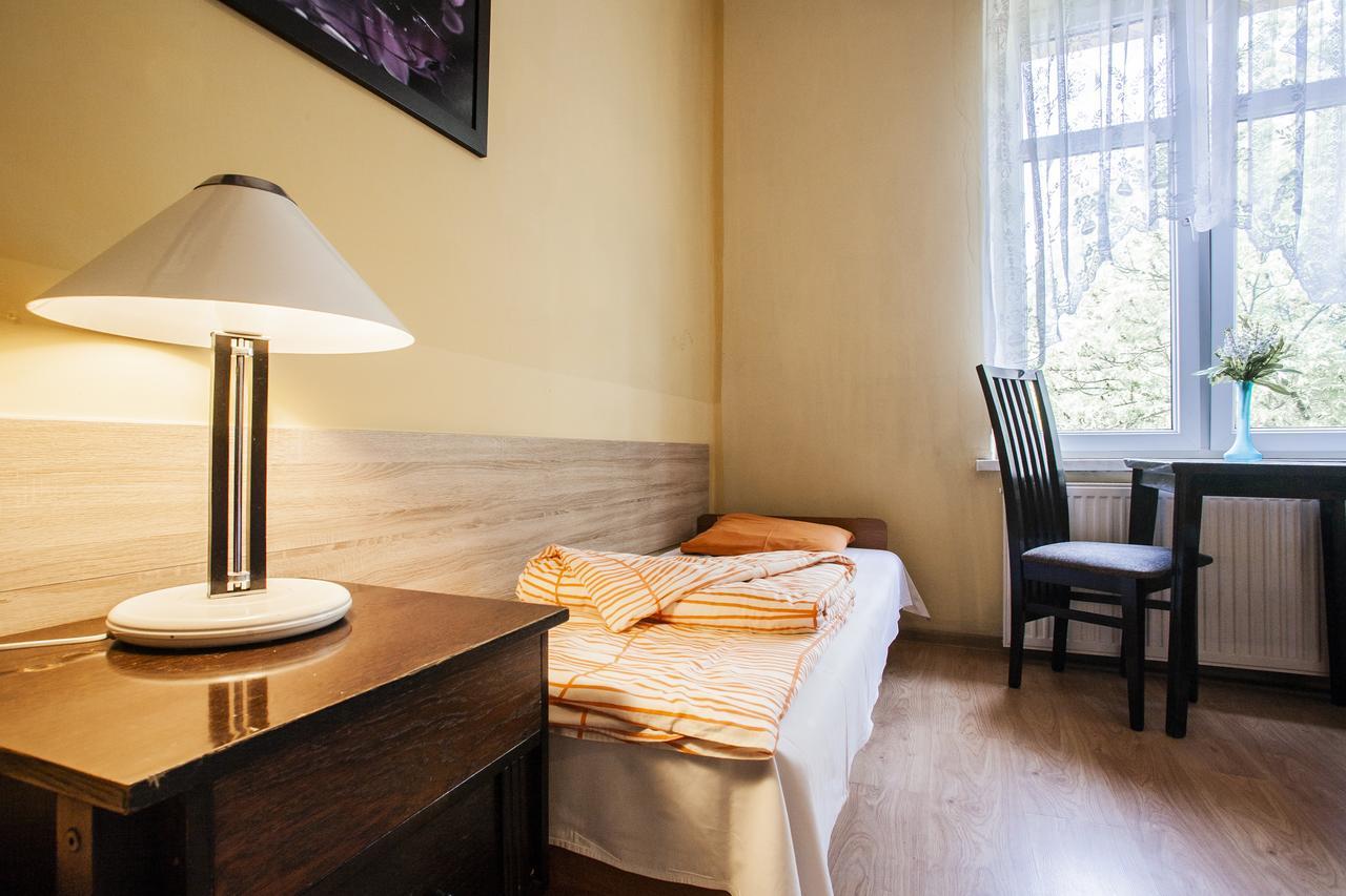 Momotown Privates Bed & Breakfast Krakow Bagian luar foto