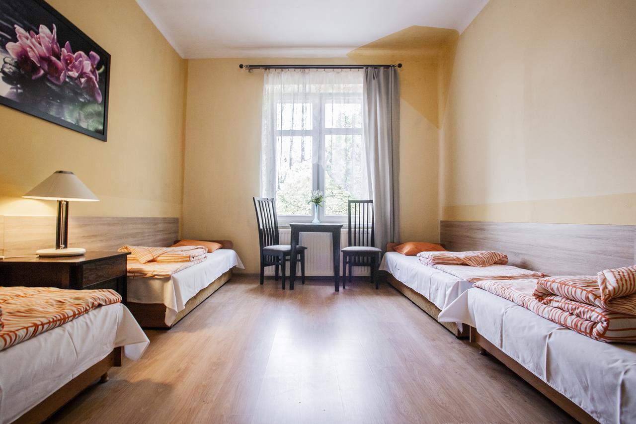Momotown Privates Bed & Breakfast Krakow Bagian luar foto