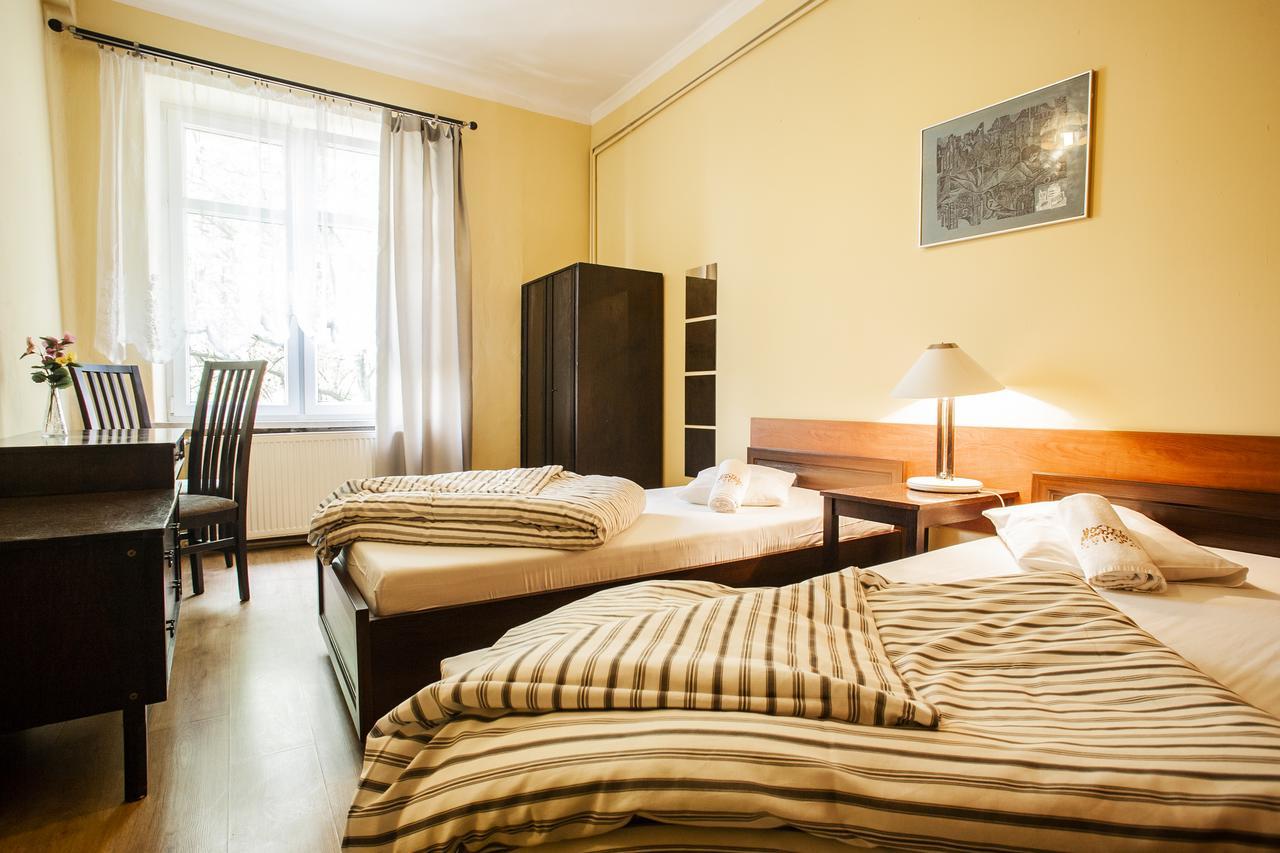 Momotown Privates Bed & Breakfast Krakow Bagian luar foto